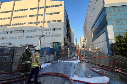 Arnavutköy’de fabrika yangını kontrol altına alındı