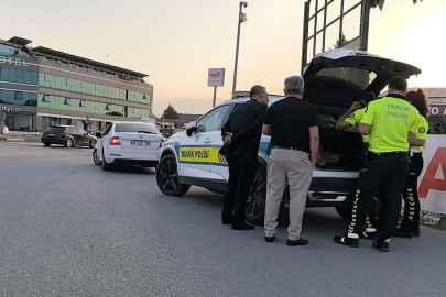 Düğün konvoyunda havaya ateş eden çakarlı aracın sürücüsüne 138 bin 172 TL para cezası