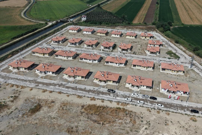 Osmaniye'de deprem konutları hak sahiplerine teslim edildi