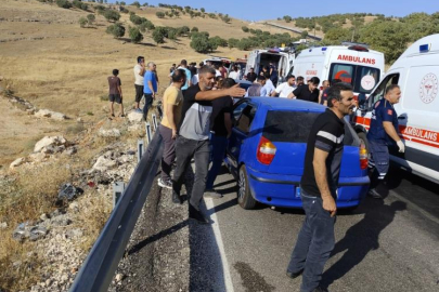 Feci kaza! Diyarbakır’da kadınları taşıyan minibüs devrildi: 1 ölü, 15 yaralı
