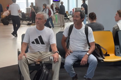 Fenerbahçe’nin eski teknik direktörü Jose Mourinho İstanbul Havalimanında görüntülendi