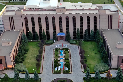 Diyanet altın varaklı davetiye iddialarını yalanladı