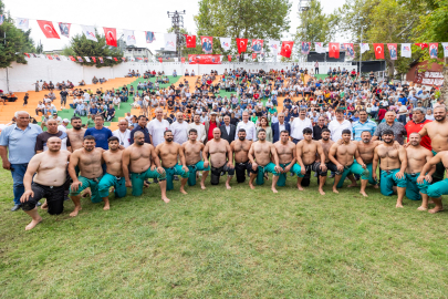 Mersin’de Zafer Bayramı kapsamında ‘Gözne Karakucak Güreşleri’ düzenlendi