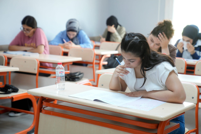 Seyhan Belediyesi’nin Kurs Merkezi’nden 310 genç üniversiteli oldu