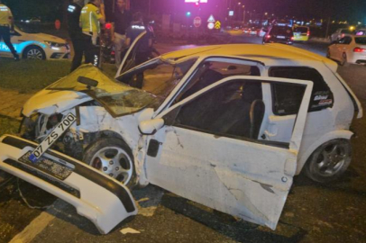 Antalya’da kırmızı ışıkta kaza: 1’i ağır 4 yaralı