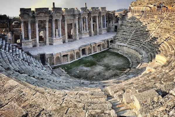 Türkiye’nin Tarihi ve Kültürel Zenginliklerini Yansıtan Tapınaklar