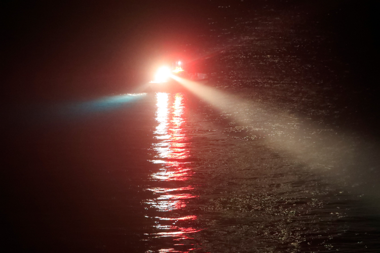 Düden Şelalesi’nde  falezlerin kenarında çanta ve terlik bulundu, ekipler alarma geçti 2