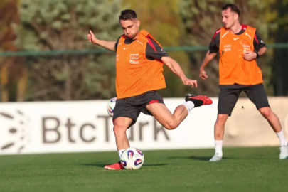 Milli Takım kampında dikkat çeken detay: Yunus Akgün, Kerem Aktürkoğlu’nu paylaşımından çıkardı