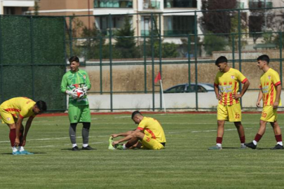 Edirnespor–Somaspor maçında ilginç olay! Sahada 6 kişi kaldılar, maç tatil edildi