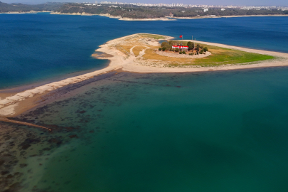 Adana’da Seyhan Barajı’nda sular çekildi: Sevgi Adası yolu yeniden ortaya çıktı