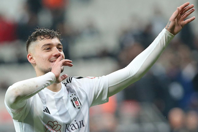 Beşiktaş ve Trabzonspor Ernest Muçi transferinde anlaşmaya yakın