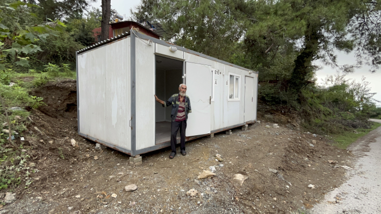 Hatay’da 30 yıl çadırda yaşayan Mehmet Kara konteynerine kavuştu 2
