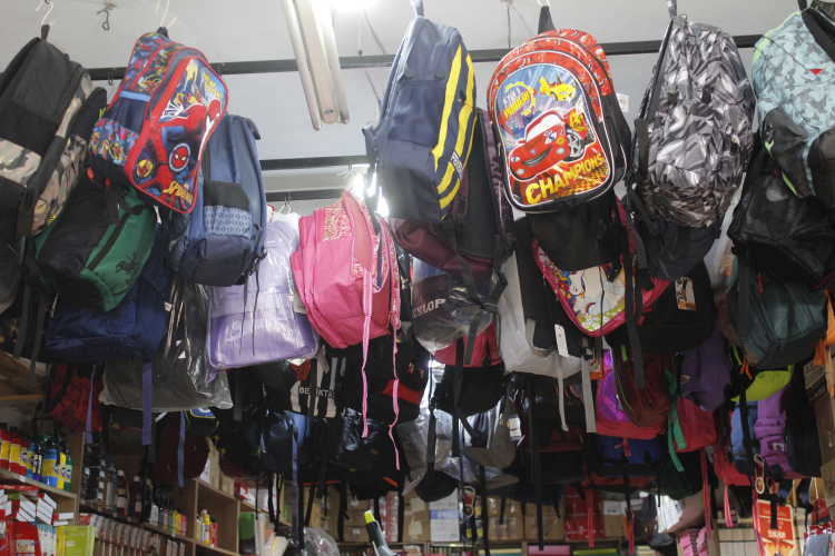 2025-2026 eğitim-öğretim yılı öncesi Adana’da okul alışverişi telaşı başladı