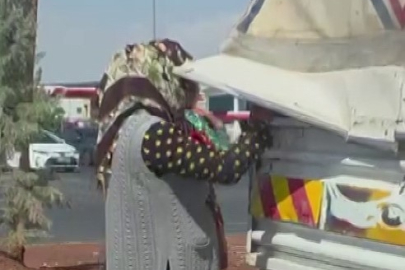 Adana’da kırmızı ışıkta duran kamyonetten biber çaldılar