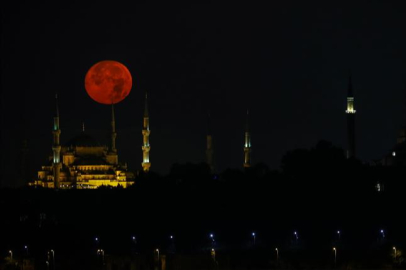Kanlı Ay Tutulması ne zaman ve saat kaçta? Türkiye’den en iyi izleme noktaları