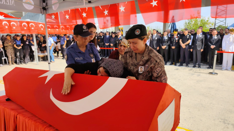 Şehit Polis Memuru Mustafa Karapınar için Mersin'de cenaze töreni düzenlendi 3
