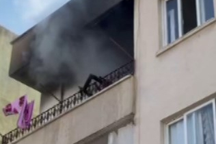 Mersin’de kiracı evini ateşe verdi, mahalleli panik yaşadı