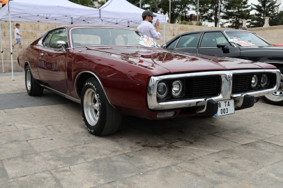 Sivas’ta klasik otomobiller göz kamaştırdı