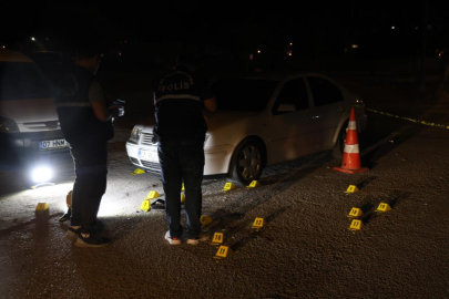  Adana’da düğün önünde silahlı kavga!