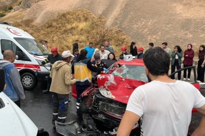 Nevşehir’de turist minibüsü ile otomobil çarpıştı: 6 yaralı