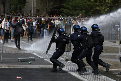 Fransa'daki protestolarda gözaltı sayısı 473'e yükseldi