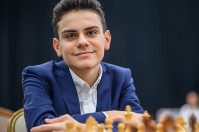 Büyükusta Ediz Gürel, dünya şampiyonu Gukesh'i mağlup etti