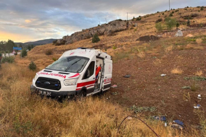 Gümüşhane’de ambulans takla attı: 3 sağlık personeli yaralandı