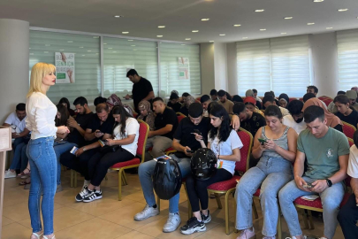 Adana’da sağlıklı aile ve rol paylaşımı masaya yatırıldı