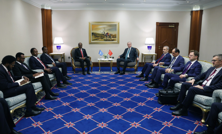 Cumhurbaşkanı Erdoğan, Doha’da yoğun diplomasi trafiği Irak ve Somali liderleriyle görüştü 4
