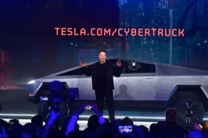 Ünlü analistten Tesla için rekor tahmin: Yapay zeka ve robotaksi ile değeri 1 trilyon dolar artabilir