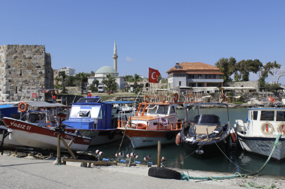 Yumurtalık Limanı’nda balıkçılar “Vira Bismillah” diyerek sezonu açtı