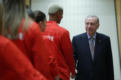 Cumhurbaşkanı Erdoğan, A Milli Kadın Voleybol Takımı’nı kabul etti
