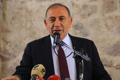 Kayyum Gürsel Tekin’den “41 çalışan” iddialarına yalanlama