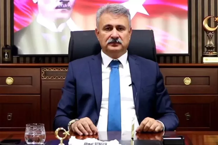 ahmet sungur kimdir?