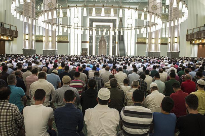 İstanbul Cuma Namazı saati 19 Eylül 2025: Diyanet'e göre Cuma Namazı saat kaçta kılınacak?