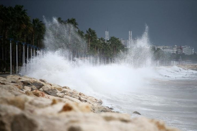 Mersin için kuvvetli rüzgar ve fırtına uyarısı