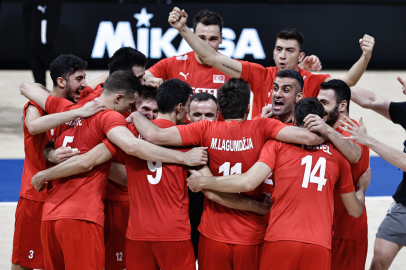 Filenin Efeleri tarih yazdı: A Milli Erkek Voleybol Takımı, Hollanda'yı 3-1 yendi