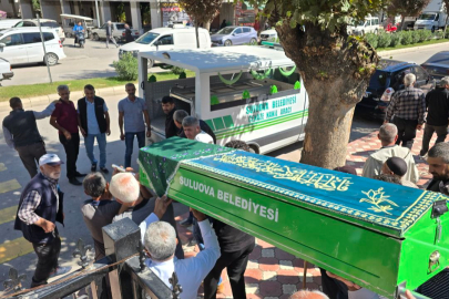 3 padişah, 12 cumhurbaşkanına tanıklık eden 127 yaşındaki Ayşe Nine vefat etti