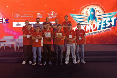 Adanalı Robowolf Takımı TEKNOFEST 2025’te dünya ikincisi oldu