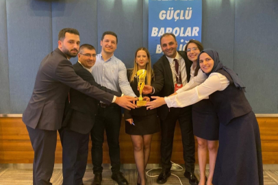 Stajyer avukatlar yarıştı: Adana Barosu ekibi başarıyla üçüncü oldu