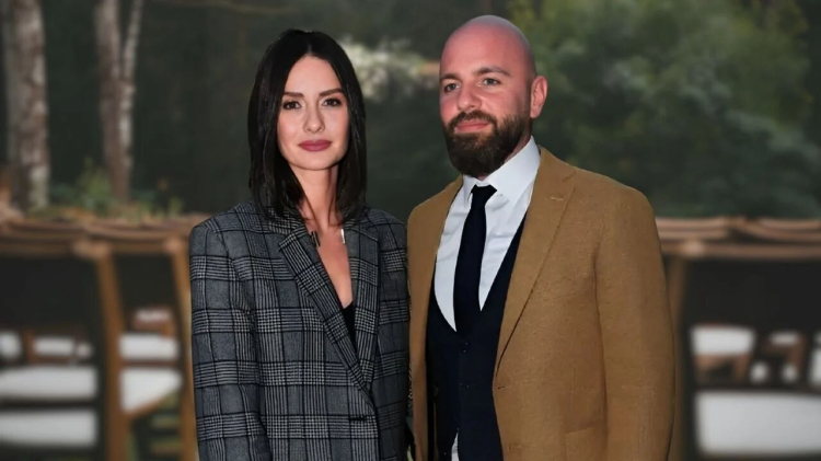 Spot: 14 yıllık evliliğini iş insanı İzzet Özilhan ile sonlandıran Yasemin Ergene, sosyal medyada kayınvalidesi Emine Özilhan’ı takipten çıkararak dikkat çekti.