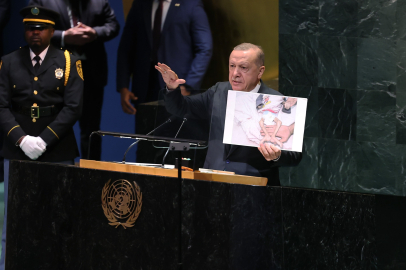 Cumhurbaşkanı Erdoğan BM Genel Kurulu’nda konuştu: “Çocukların açlıktan, ilaçsızlıktan öldüğü bir dünyada huzur olur mu”