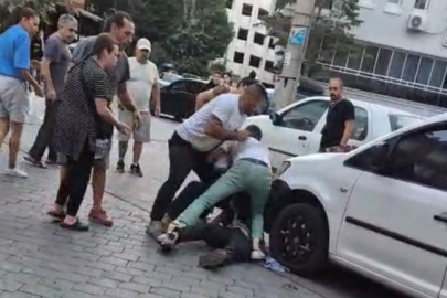 Denizli’de sokak ortasında bıçaklı kavga