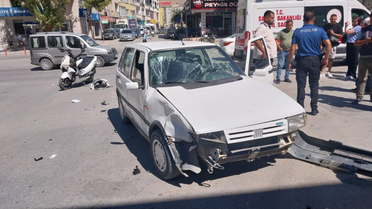 Mersin’in Mut ilçesinde otomobil ile motosiklet çarpıştı 2 yaralı 2