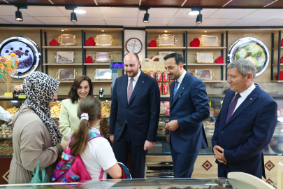 AK Parti, İstanbul’un 39 ilçesinde Türkiye Yüzyılı buluşmalarıyla vatandaşla buluştu