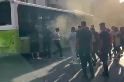 Adana’da belediye otobüsünde yangın paniği