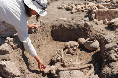 Çayönü Tepesi’nde 5 bin ve 11 bin yıllık 6 mezar ortaya çıktı