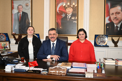 Down sendromlu çocuklar Erzurum Valiliği’nde farkındalık yarattı