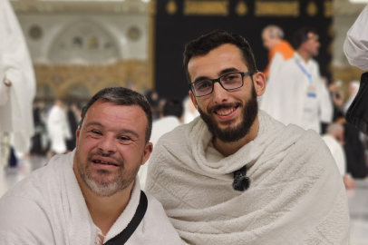 Down sendromlu Savaş’ın umre hayali gerçek oldu