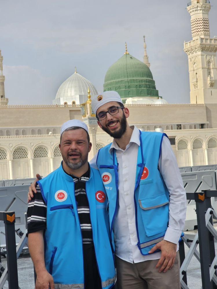 Down sendromlu Savaş’ın umre hayali gerçek oldu 2